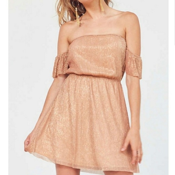 NWT Kimchi Blue Off The Shoulder Rose Gold Dress Holiday Party Size Small - Picture 13 of 13